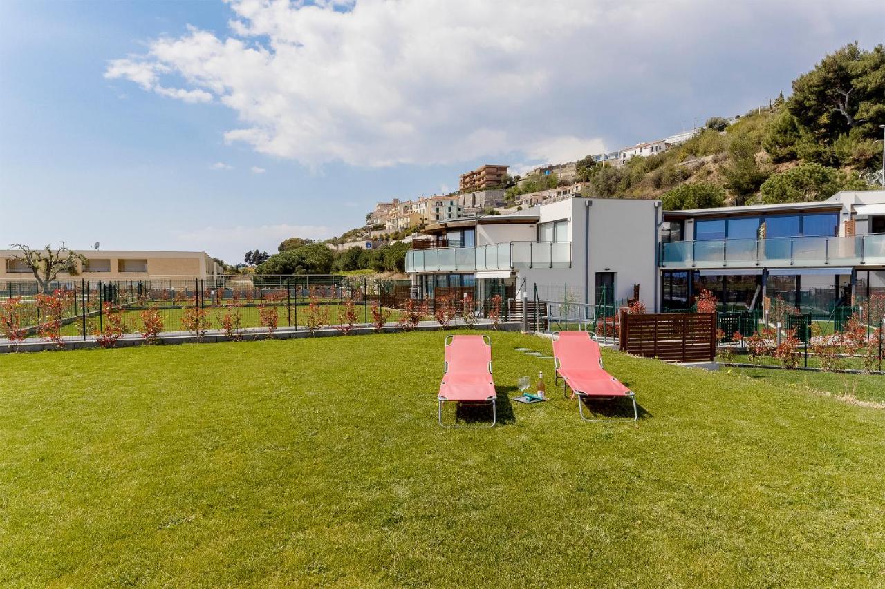 Aregai Marina Exclusive Seaside Apartments Santo Stefano al Mare Exterior foto